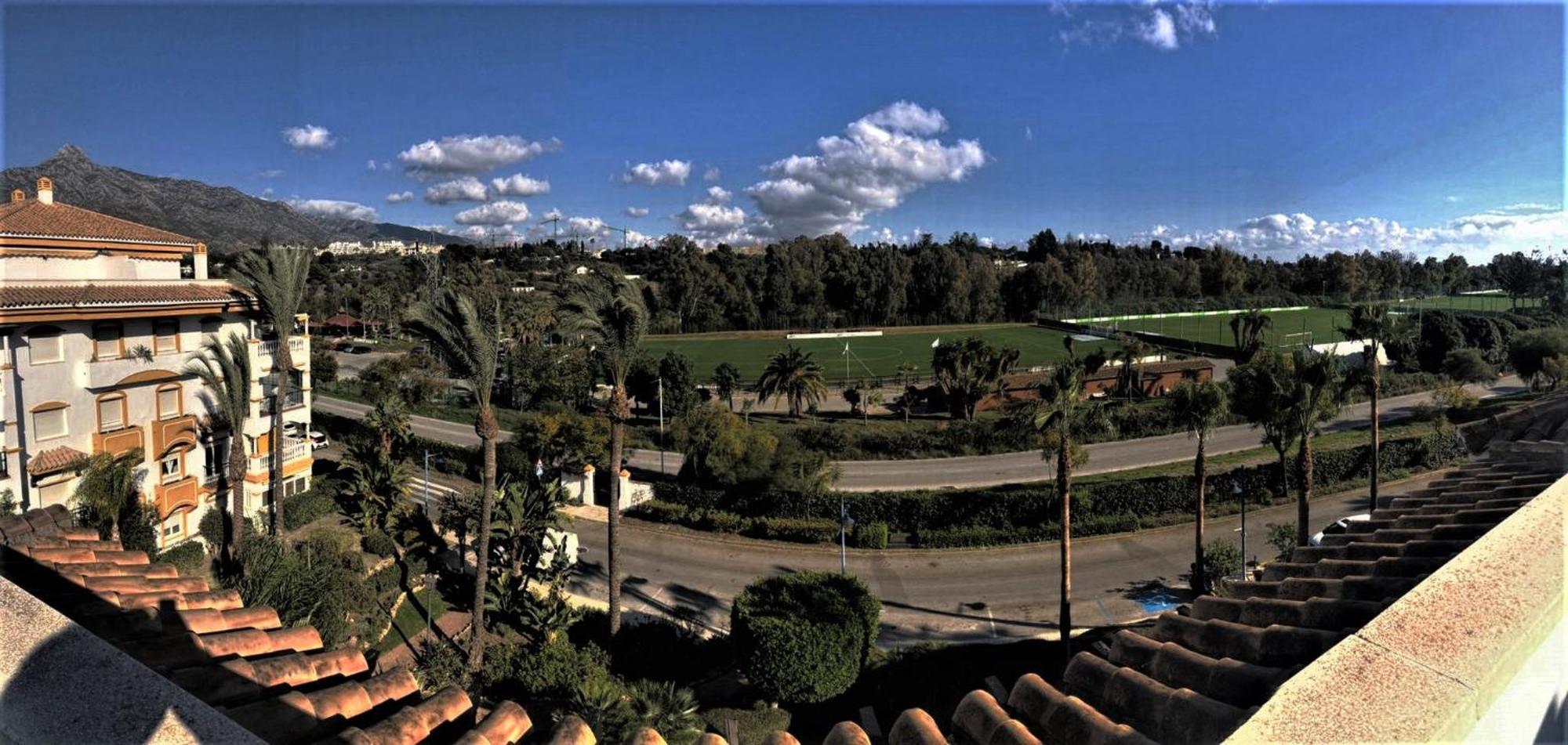 Puerto Bbanus Beaches And Marina, Playground The Rich & Famous, Is Only 1km Walk Away Marbella