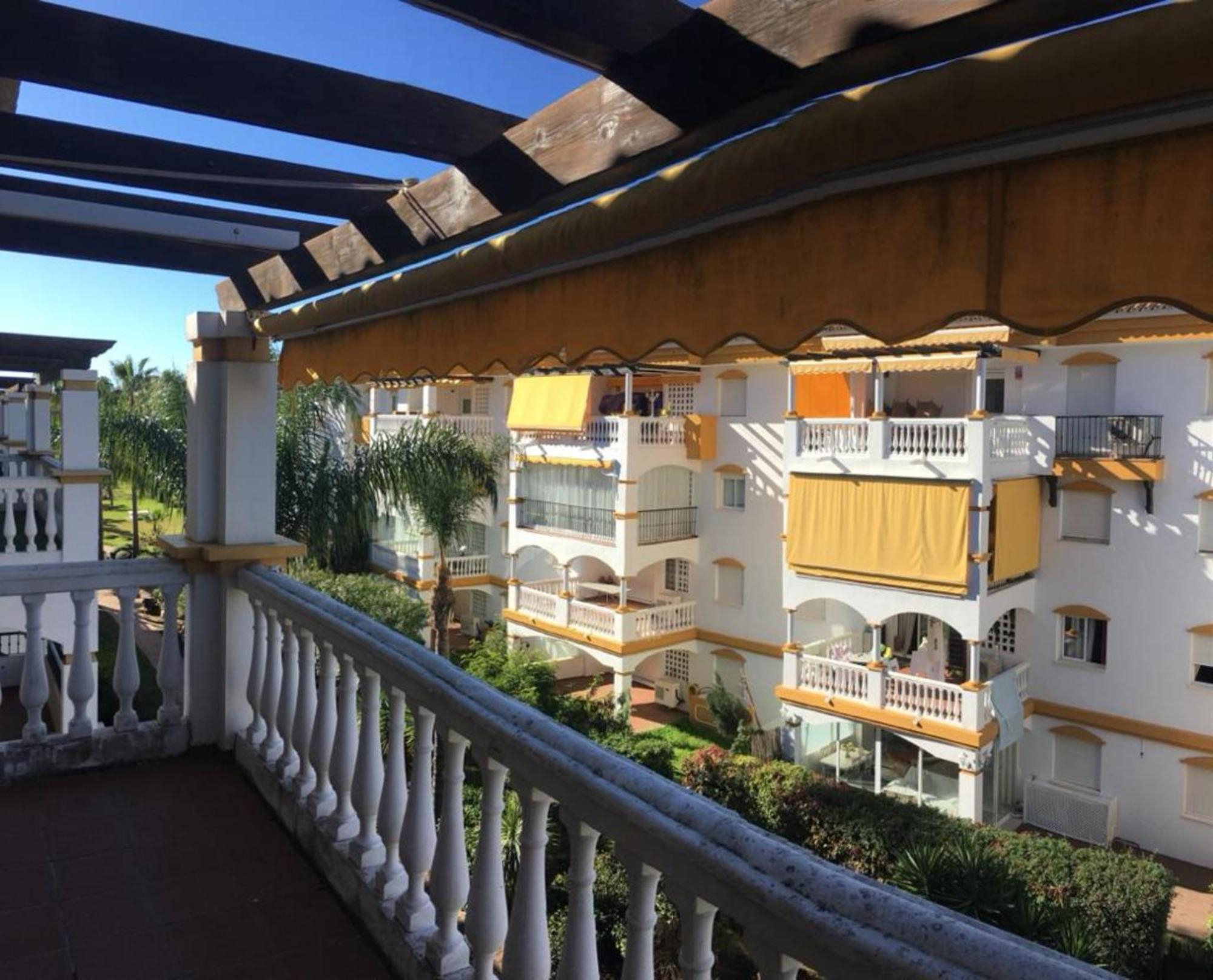 Puerto Bbanus Beaches And Marina, Playground The Rich & Famous, Is Only 1km Walk Away