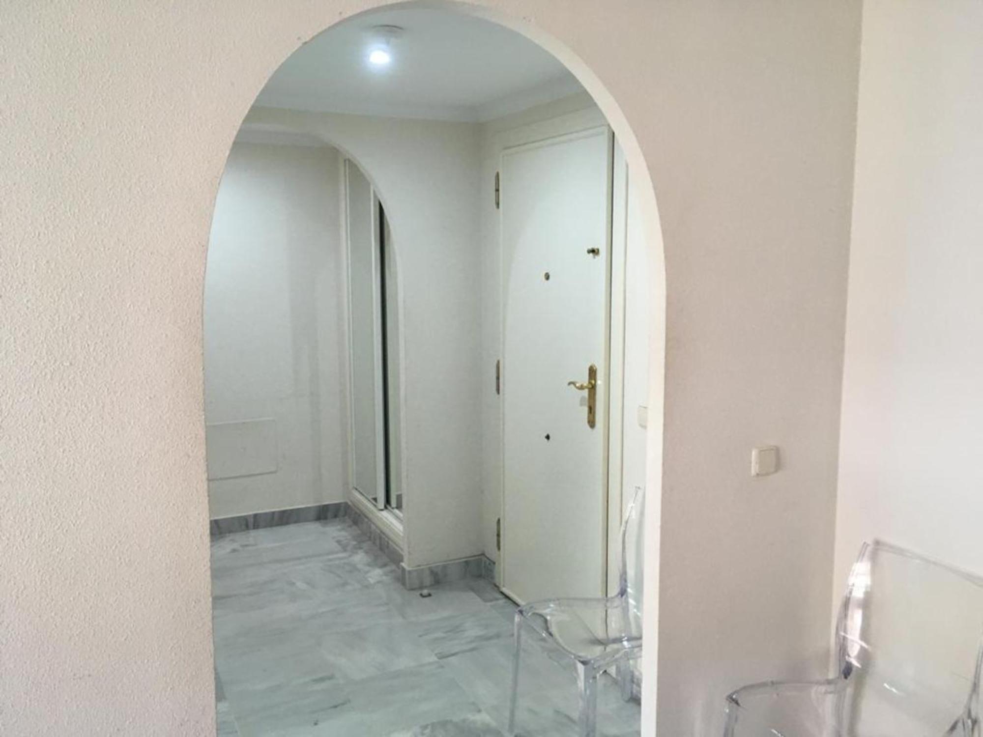 Puerto Bbanus Beaches And Marina, Playground The Rich & Famous, Is Only 1km Walk Away Appartement